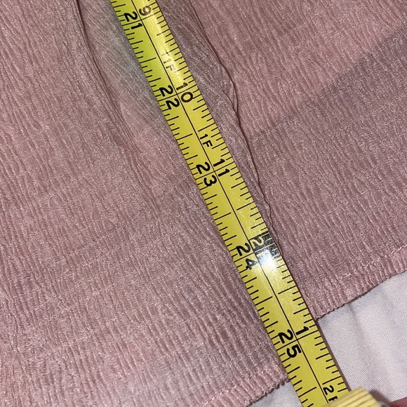 Andree - size medium blouse - pink with ruffles and liner - Picture 9 of 9